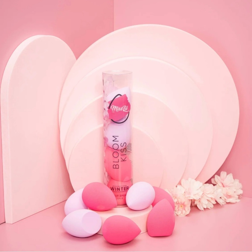 NIB BLOOM KISS MAKEUP SPONGES 4 Piece SET